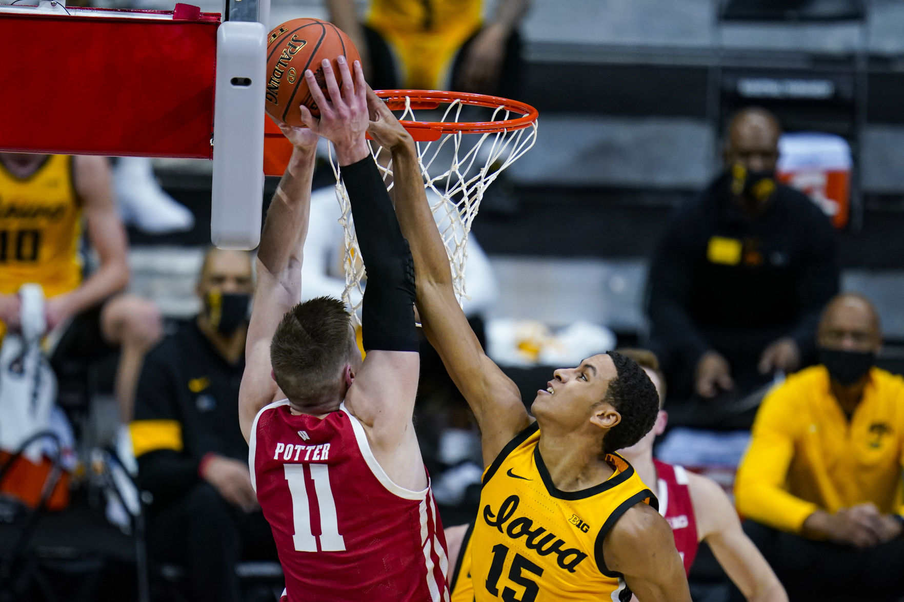 B10 Wisconsin Iowa Basketball